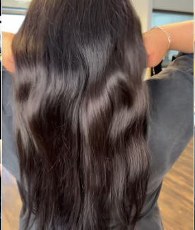 Balayage pintado a mano estilo solar en cabello largo